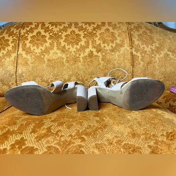 Vince Camuto chunky open toed heels with gold studs Size 6 1/2 - Picture 7 of 8